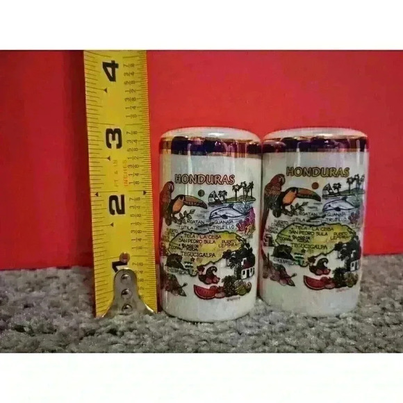 Honduras Vintage  Salt & Pepper Shakers Souvenir Collectors Item Kitchen Decor - Picture 7 of 7